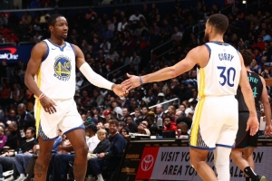 Shams：库明加、科尔及勇士老将们 都认为交易是最合适的解决办法