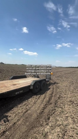 你说夺少？兰德尔夫妇购买了一片24公顷的土地用来盖房子