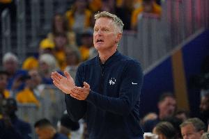 科尔谈从上场失利中反弹：我们把球投进了 有时候就是这么简单