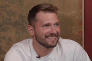 东契奇听中文流行歌！最喜欢周杰伦 给《七里香》打10分