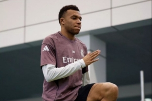 皇马官方晒训练照：姆巴佩、卡雷拉斯、库尔图瓦均在列