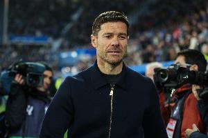 世体：阿隆索力挺自己的体能教练拒绝平图斯，直接导致了被解雇