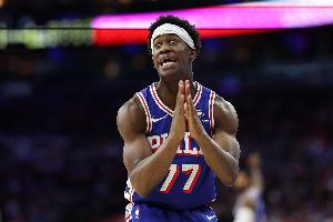 手感不佳！埃奇库姆10中3仅拿9分3板2助2断1帽