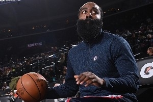 离奇快船：卖全明星遣功勋 比尔报销 东道主无全明星 登走不欠4.0