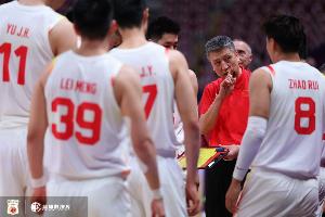 媒体人：中国男篮对日本没身体优势 想赢得看临场发挥&技战术水平