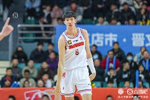 媒体人：上海没上强度 但广东年轻一代朝气蓬勃 这种比赛输也开心