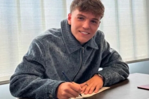 留住未来！巴萨官方：续约18岁中场胡安·埃尔南德斯至2028年