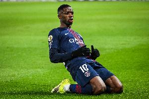 巴黎球员月薪排名：登贝莱156万欧居首，马尔基尼奥斯113万欧次席