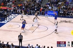 你又站出来了！布劳恩吃饼暴扣+追身三分连得5分 打停骑士！