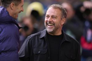 每体：巴萨正在规划季前赛，弗里克信任拉玛西亚新星